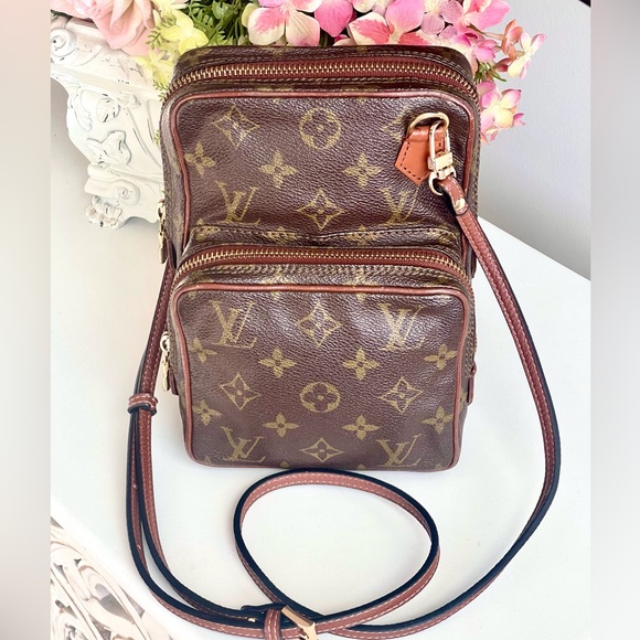 Authentic LOUIS VUITTON Monogram Amazon Bag - Picture 10 of 17